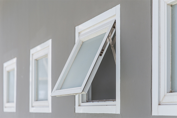 Fenêtre Auvent Rétractable Aluminium-polyester - Chine Auvent et auvents de  fenêtre prix
